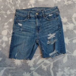 Must Have Distressed/Torn American Eagle Stretchy Cut Off  jean shorts Sz 4